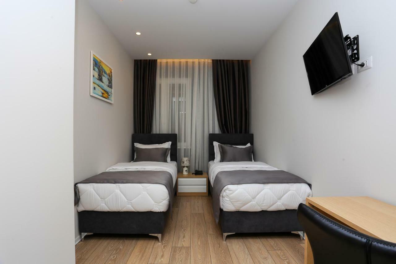 Emerald Boutique Hotel Tirana Eksteriør billede